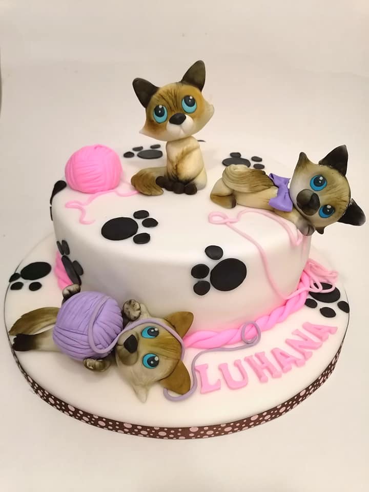 Torta de Gatos juguetones - Tortas D'kari - Pasión por el arte en azúcar ?